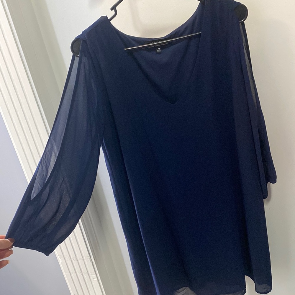 LuLus navy blue dress. Long sleeve with slit down the sleeve.